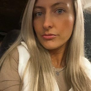 Meet your Posher, Casandra